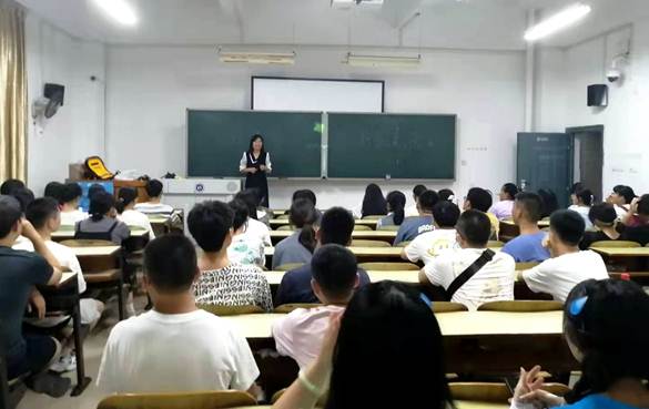 说明: F:\3. 海燕策略研究网址查询教学工作(卢时光)\18. 新闻稿件\2021.9.23:海燕策略研究网址查询各班召开新生班班会\微信图片_20210923193529.jpg